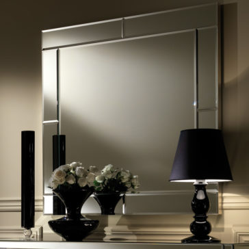 Luxury Italian Designer Venetian Buffet and Mirror Luxury Italian Designer Venetian Buffet and Mirror