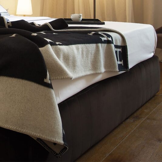 Luxury Italian Upholstered Quilted Bed Luxury Italian Quilted Upholstered Bed