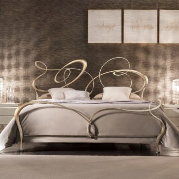 Luxury Italian Wrought Iron Swirls Bed With Footboard Luxury Italian Wrought Iron Swirls Bed With Footboard