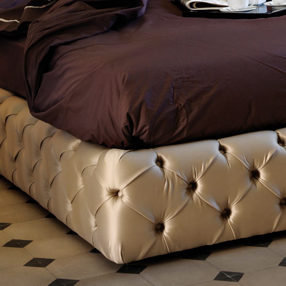 Luxury Modern Button Upholstered Bed