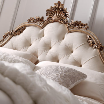 Luxury Ornate Carved Rococo Bed Luxury Ornate Carved Rococo Bed