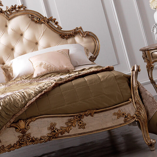Luxury Ornate Carved Rococo Bed Luxury Ornate Carved Rococo Bed