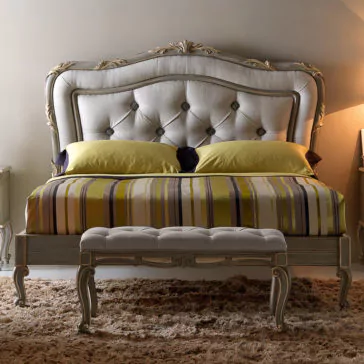 Modern Classic Italian Designer Button Upholstered Bed Modern Classic Italian Designer Button Upholstered Bed