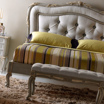 Modern Classic Italian Designer Button Upholstered Bed Modern Classic Italian Designer Button Upholstered Bed