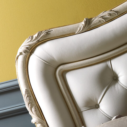 Classic Italian Leather Button Upholstered Luxury Bed Modern Classic Italian Leather Button Upholstered Designer Bed