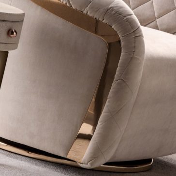 Modern Italian Designer Quilted Leather Swivel Armchair Modern Italian Designer Quilted Leather Armchair