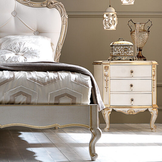 Ornate Italian Rococo Bedside Cabinet Ornate Italian Rococo Bedside Cabinet