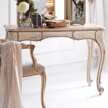 Ornately Carved Italian Designer Small Dressing Table Set