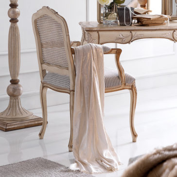 Ornately Carved Italian Designer Small Dressing Table Set