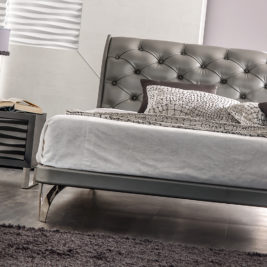 Platinum Leather Button Upholstered Bed
