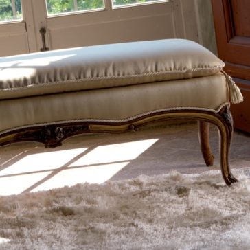 Reproduction Designer Italian Bedroom Bench Reproduction Designer Italian Bedroom Bench