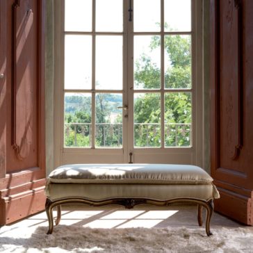 Reproduction Designer Italian Bedroom Bench Reproduction Designer Italian Bedroom Bench