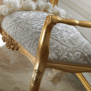Small Italian Ornate Gold Leaf Bench Small Italian Ornate Gold Leaf Bench