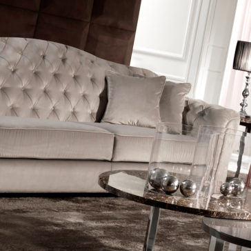 Classic Italian Button Upholstered Luxury Velvet Sofa Classic Italian Button Upholstered Nubuck Sofa