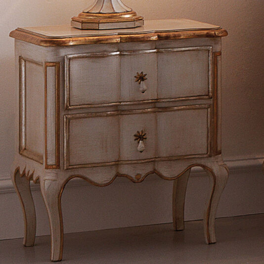 Classic Reproduction Italian Bedside Cabinet Classic Reproduction Italian Bedside Cabinet