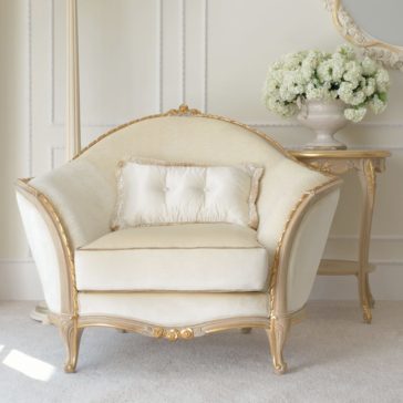 Decorative Gold Italian Side Table Decorative Gold Italian Side Table