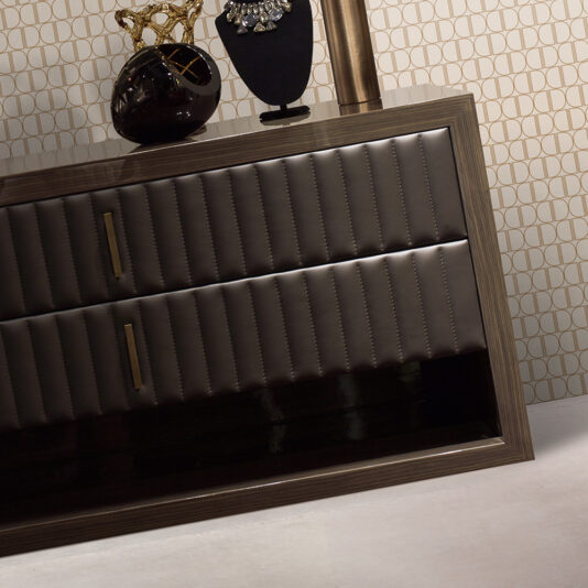 Designer Italian Leather And Walnut Veneer Chest Of Drawers Designer Italian Leather And Walnut Veneer Chest Of Drawers