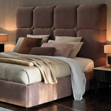 Designer Italian Nubuck Leather Upholstered Luxury Bed Designer Italian Nubuck Leather Upholstered Luxury Bed
