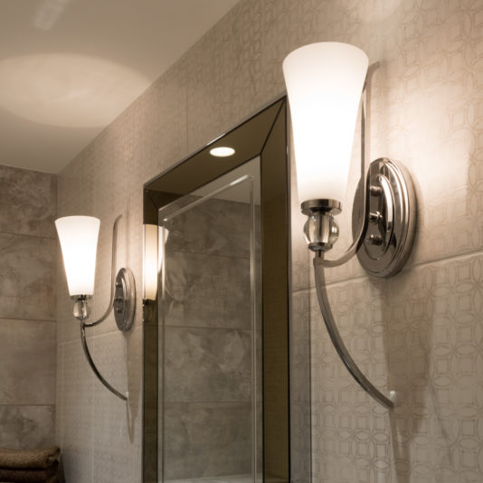 Elegant Modern Bathroom Wall Lamp