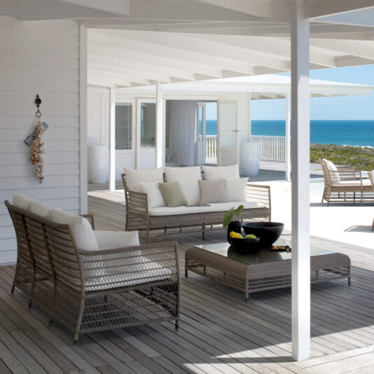 Designer Wicker Outdoor Garden Sofa Designer Wicker Outdoor Garden Sofa