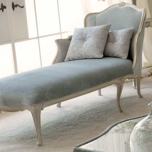 High End Designer Italian Chaise Longue High End Designer Italian Chaise Longue