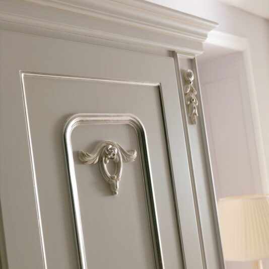 Large Italian Reproduction Wardrobe p-103877-B142194941554c139e7cfc50.jpg