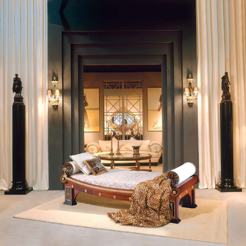 Large Neoclassical Mahogany Chaise Longue