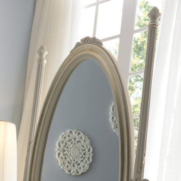 Luxurious Italian Oval Dressing Mirror