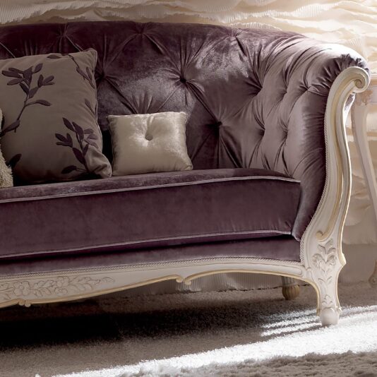 Venetian Button Upholstered Italian 2 Seater Sofa p-91136-63.jpg