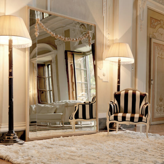 Venetian Style Italian Armchair Venetian Style Italian Armchair