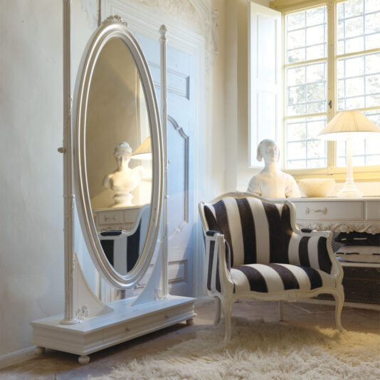 Venetian Style Italian Armchair Venetian Style Italian Armchair