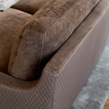 Designer Quilted Leather Italian Sofa Designer Quilted Leather Italian Sofa