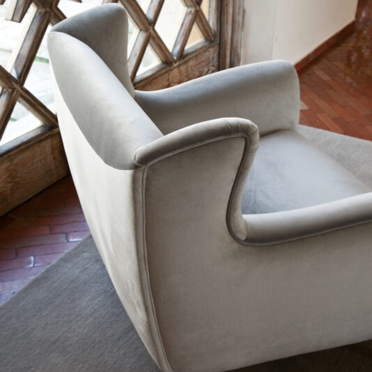 High End Luxury Italian Velvet Armchair High End Luxury Italian Velvet Armchair