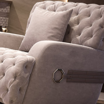 Luxury Designer Italian Button Upholstered Armchair Luxury Designer Italian Button Upholstered Armchair