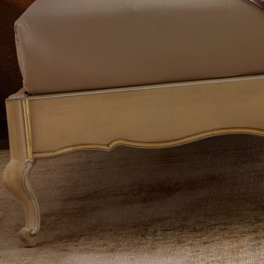 Rococo Style Designer Italian Button Upholstered Velvet Bed Rococo Style Designer Italian Button Upholstered Velvet Bed