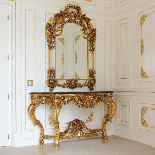 Elegant Italian Baroque Antique Gold Console And Mirror