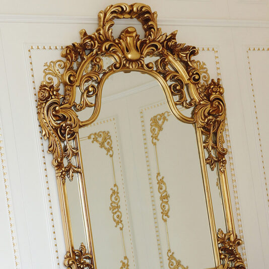Elegant Italian Baroque Antique Gold Mirror