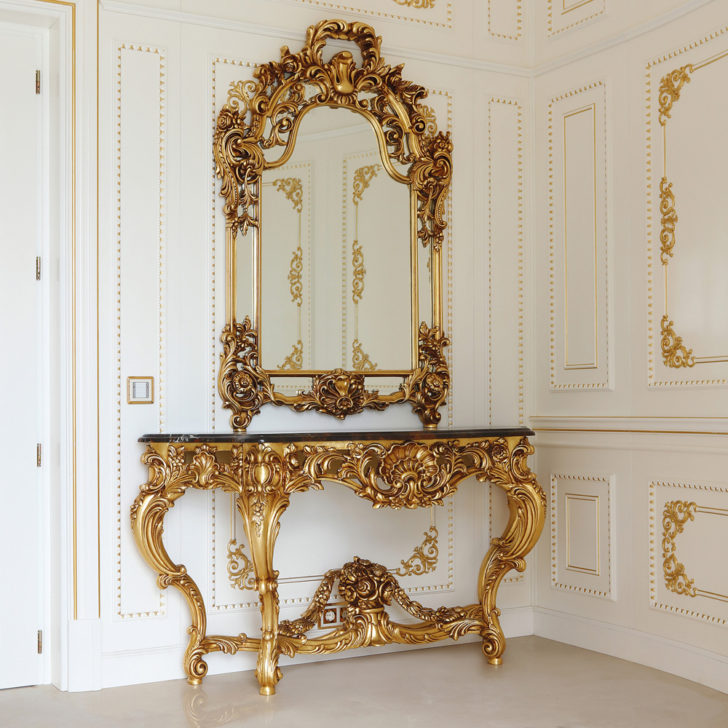 Elegant Italian Baroque Antique Gold Mirror