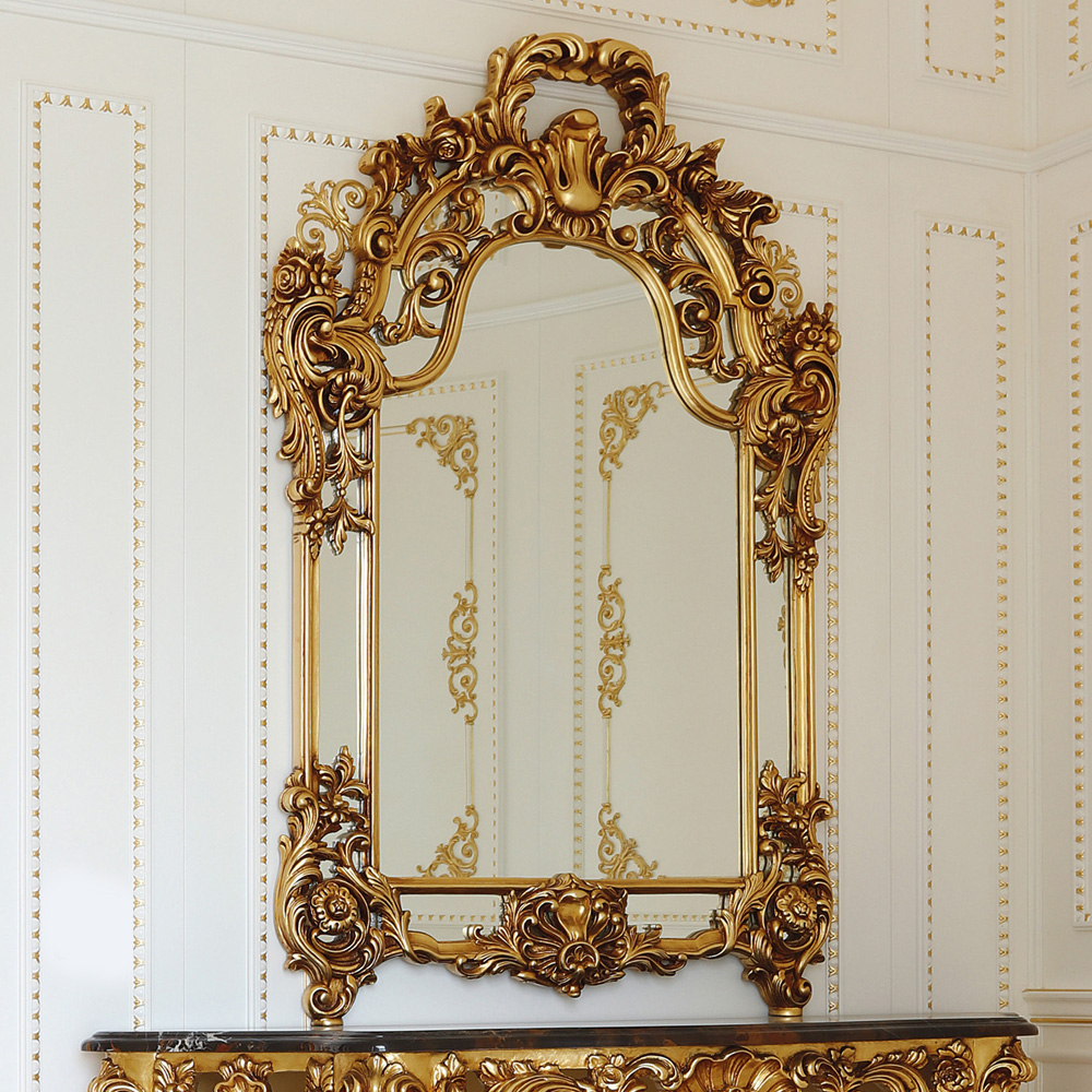 Elegant Italian Baroque Antique Gold Mirror