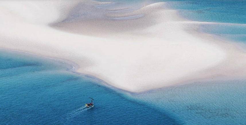 Luxury Travel Fair 2021, tropical sea, white sandbar