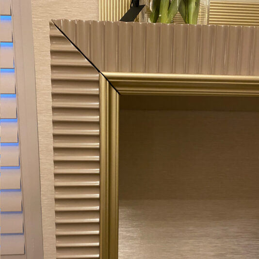 High End Modern Italian Console Table High End Modern Italian Console Table