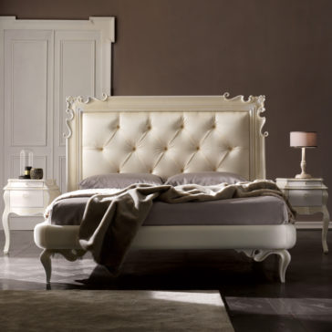 Ornate Button Upholstered Bed Ornate Button Upholstered Bed