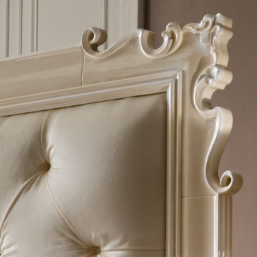 Ornate Button Upholstered Bed Ornate Button Upholstered Bed