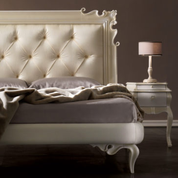 Ornate Button Upholstered Bed Ornate Button Upholstered Bed
