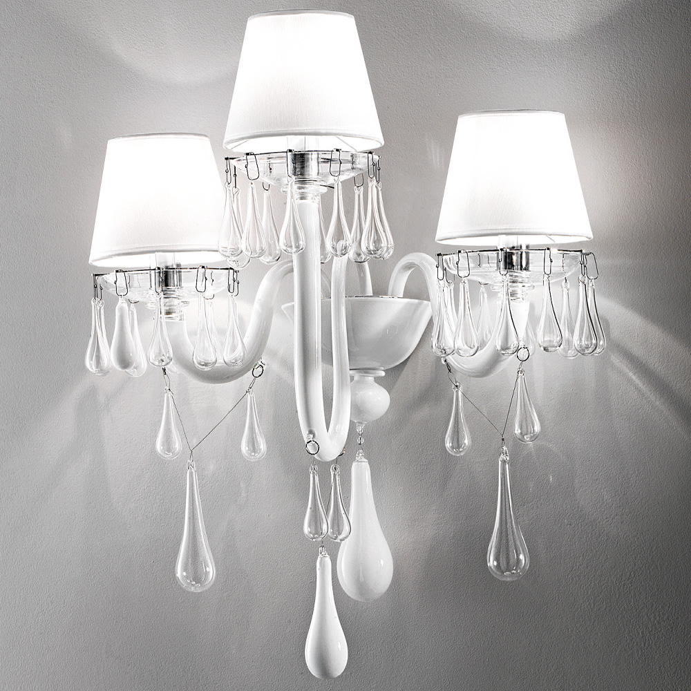 Classic Glass Teardrop Accent Wall Light With Three Arms