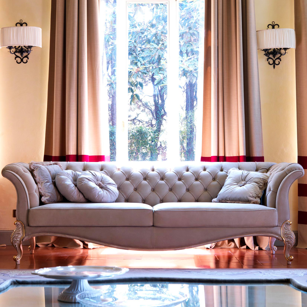 Large Venetian Style Classic Leather Sofa