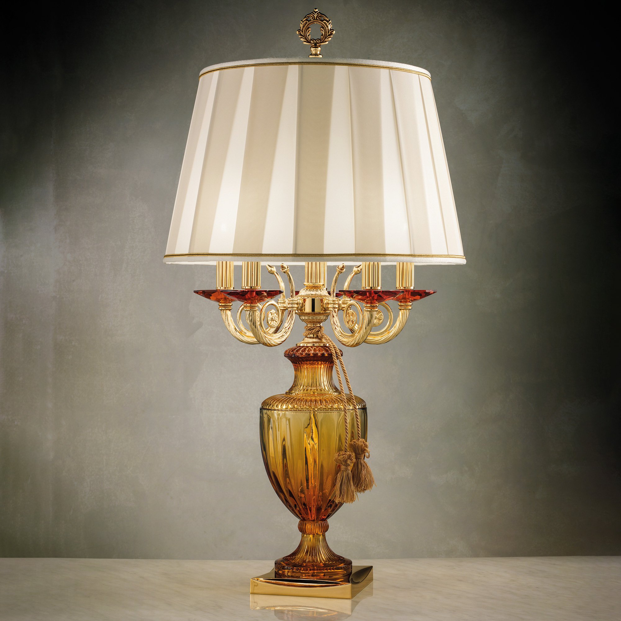 Classic Candelabra Style Table Lamp