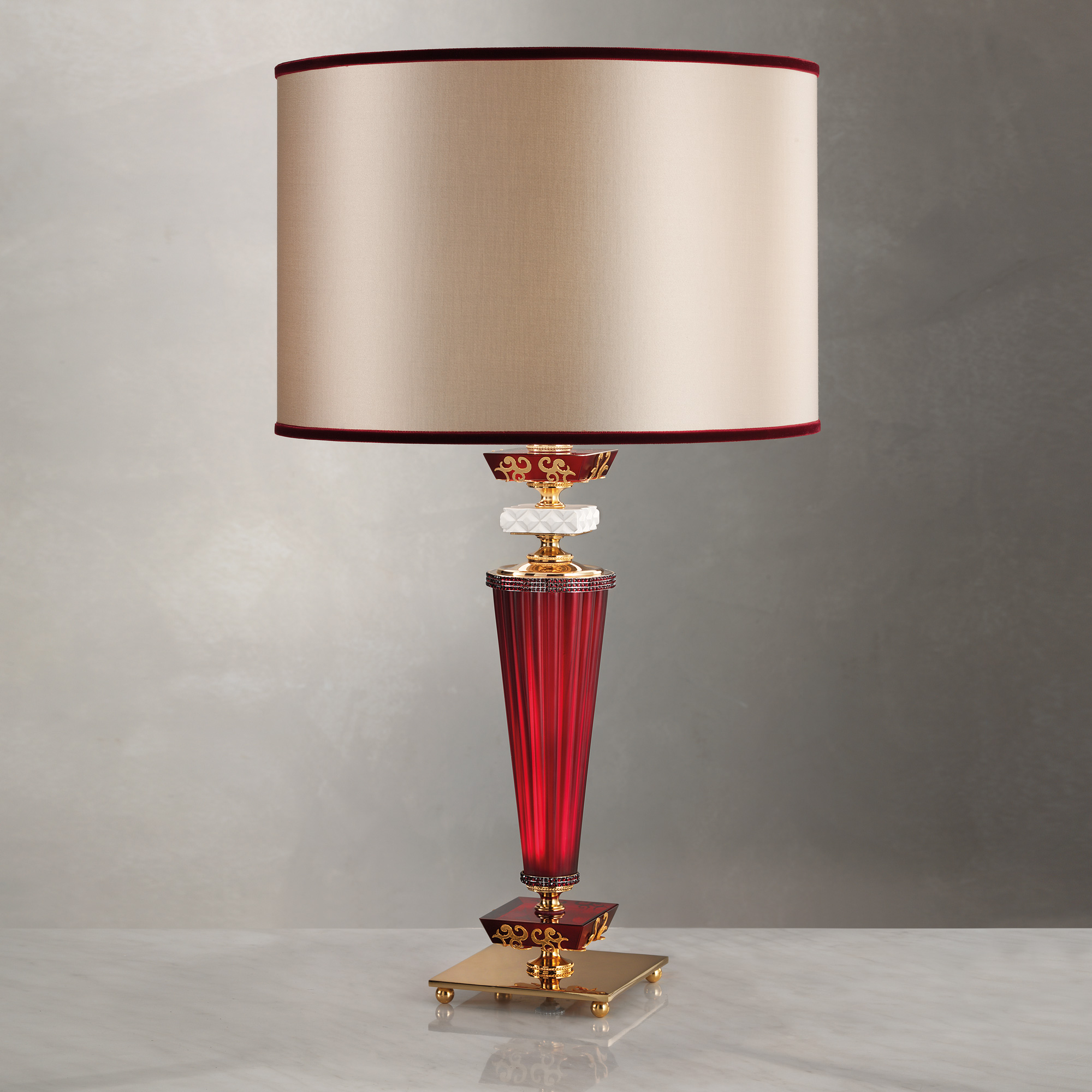 Elegant Ruby Glass Table Lamp
