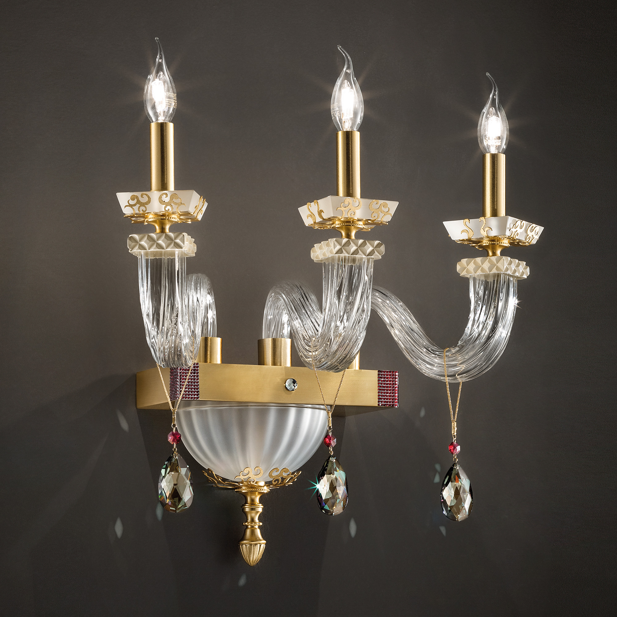 Elegant Triple Wall Light With Pendant Drops