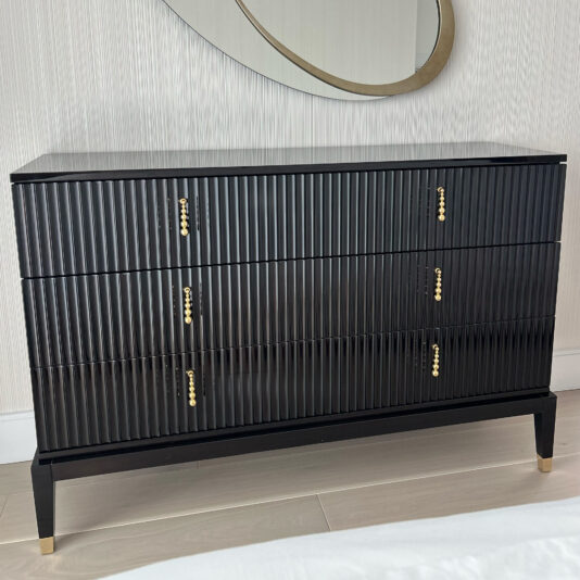 luxury Italian dark wood ribbed chest of drawers with gold dropper handles